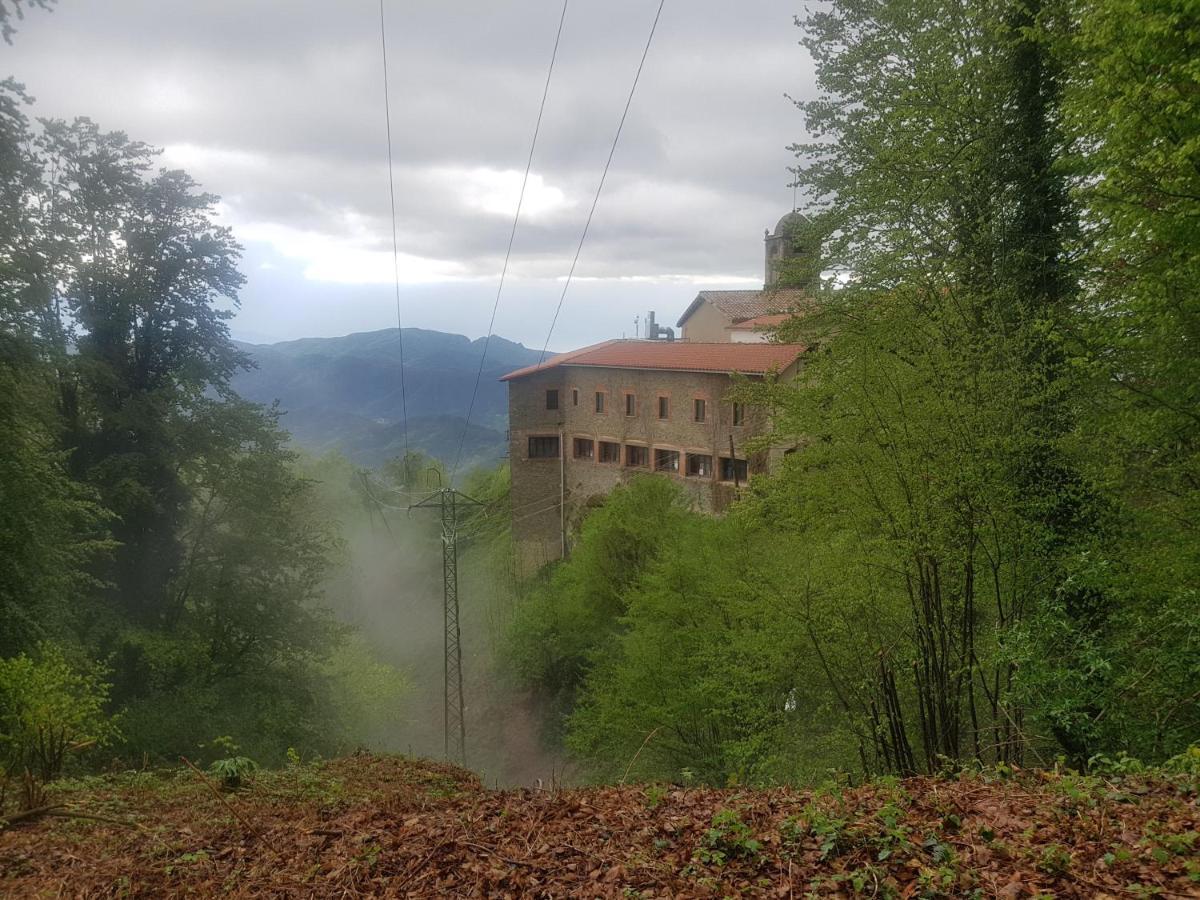 Santuari De La Salut De Sant Felíu de Pallarols Exteriér fotografie